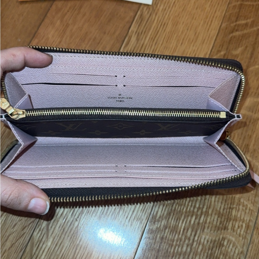 Louis Vuitton Monogram Clémence Wallet - Picture 6 of 10